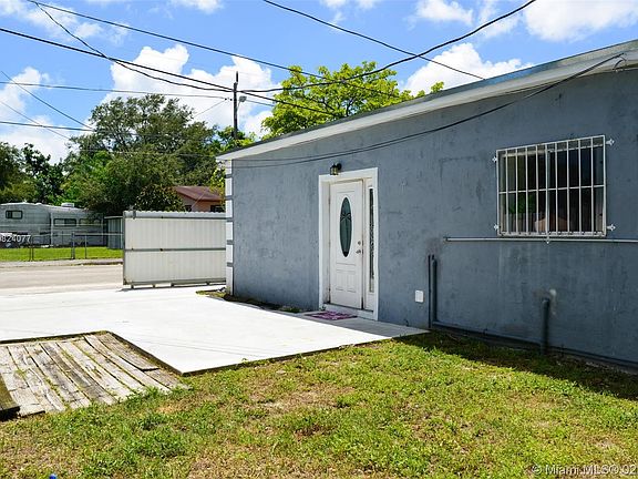 3rd image of 519 NW 52nd St #A