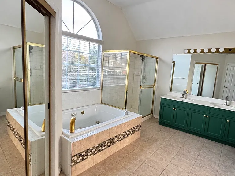 2108 Sandell Dr — Photo 12