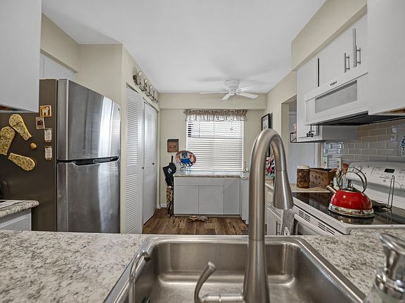 4th image of 6936 Huntington Lane #204