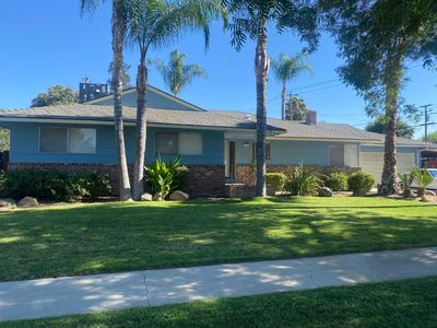 1294 E Portals Ave, Fresno, CA, 93710