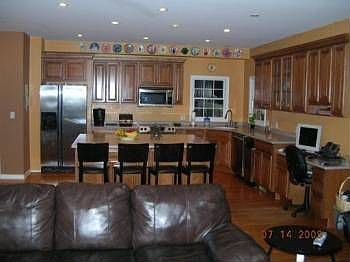 4th image of 22W353 Balsam Dr