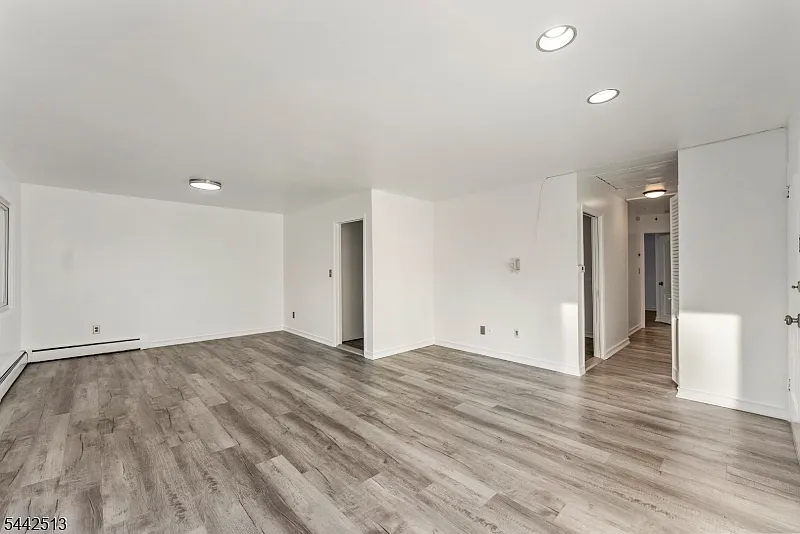 3 bed, 2.0 bath, $3,600 — Photo 3