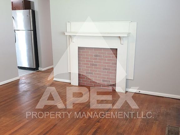 5th image of 2628 Truman Ave