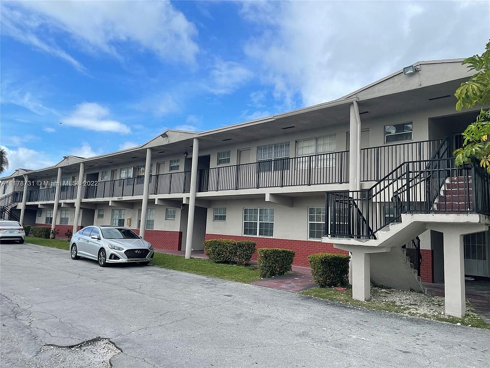 1st image of 20490 NW 7th Ave APT 17