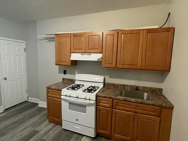 3036 N Sydenham St — Photo 4