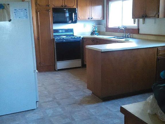 3rd image of 208 Grant St