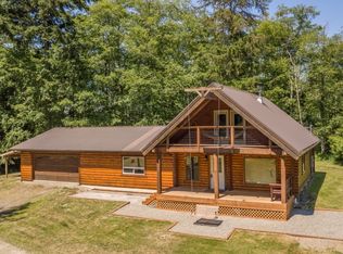 680 Spitfire Ln, Oak Harbor, WA 98277