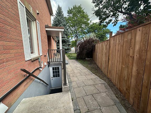 5th image of 60 Steepleview Cres
