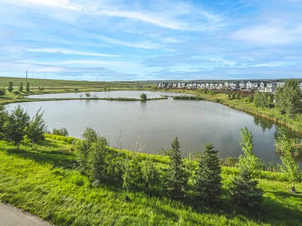 42 SW Cranbrook Gdns SE #1208, Calgary, AB T3M 3N9