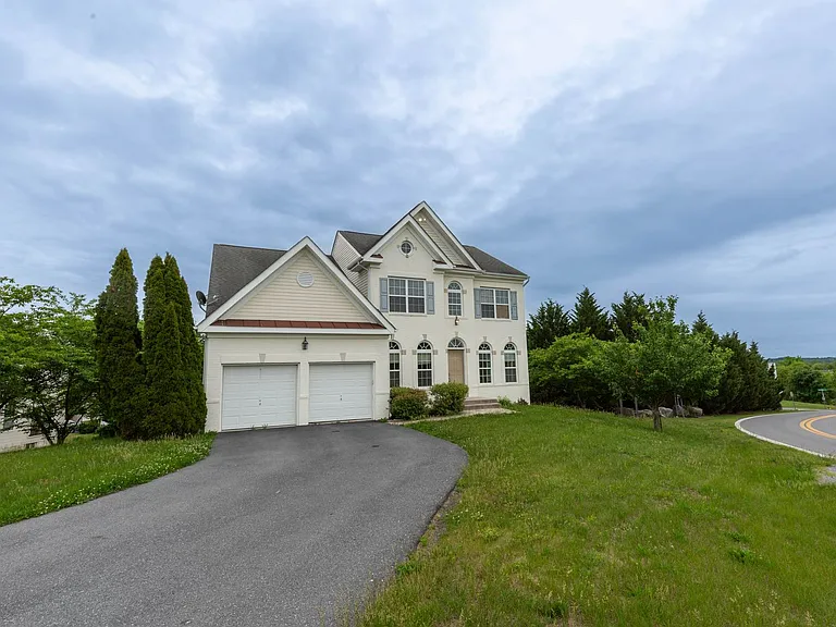 391 Sheerer Dr — Photo 4