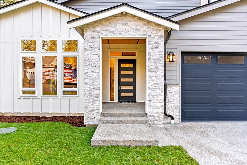 3rd image of 31 E Rhododendron Court