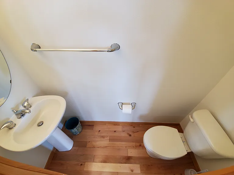 Second Floor, Bathroom 4
