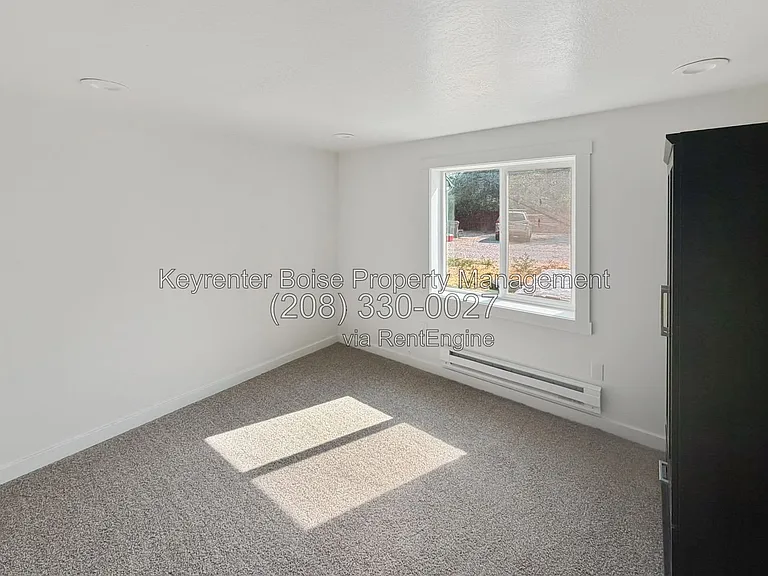 611 20th Ave S — Photo 8