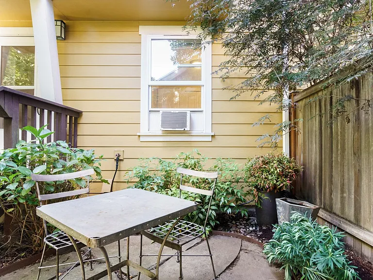 416 11th Ave E #A — Photo 26