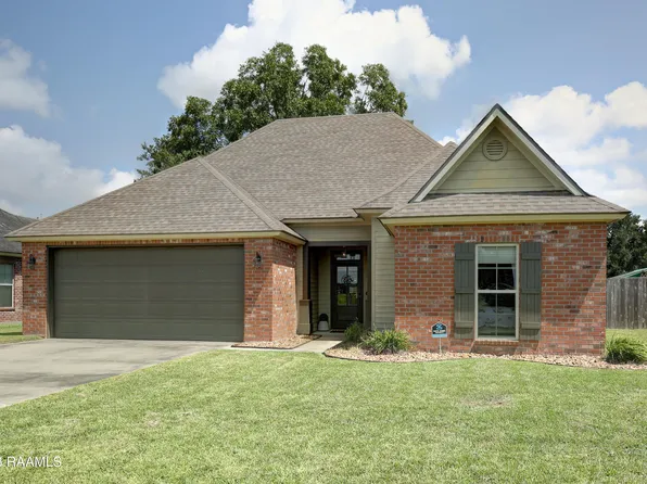 211 Blackwater River Dr, Lafayette, LA 70508