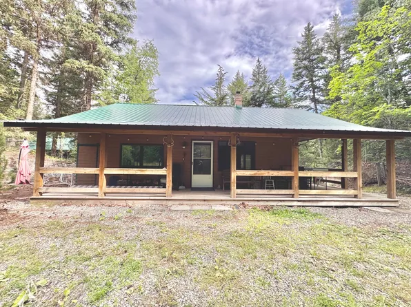 6453 Pinaus Lake Rd, Falkland, BC V0E 1W0