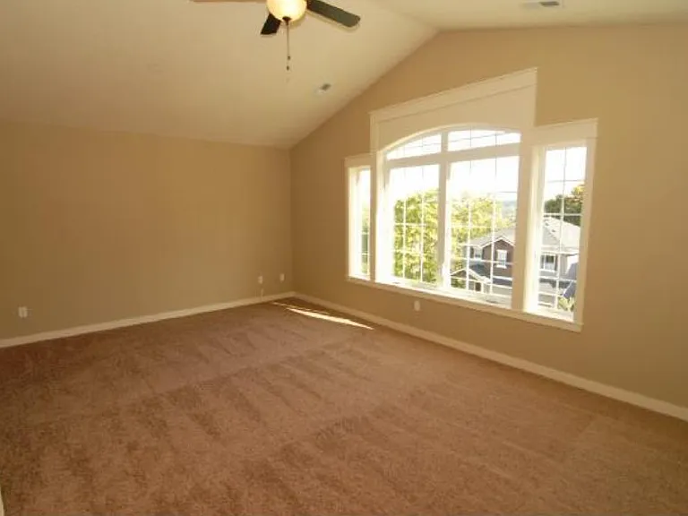 8125 SW 174th Ter — Photo 17