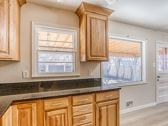 5th image of 1708 S Eudora St