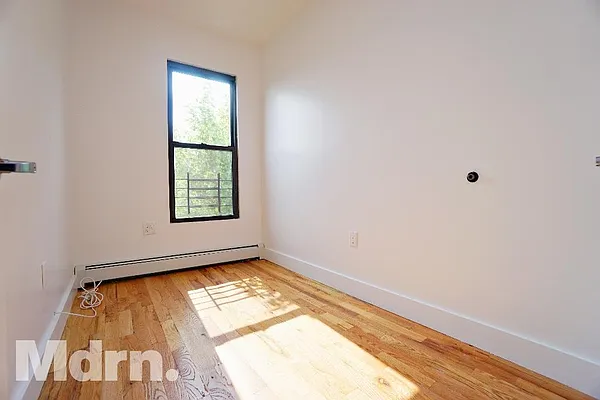 Rented by Mdrn Residential | media 5