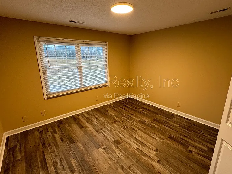 8644 Carolina Ave — Photo 9