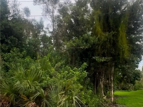 712 Crestline Ave S, Lehigh Acres, FL 33974