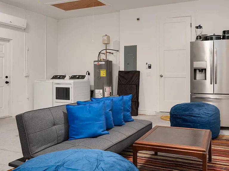 Building's Lounge