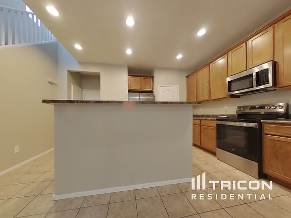 4th image of 1937 N 78th Ave