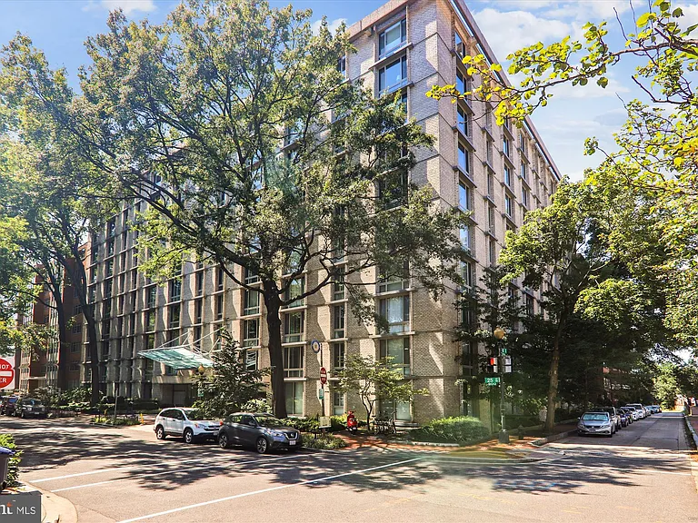950 25th St NW #709 — Photo 28