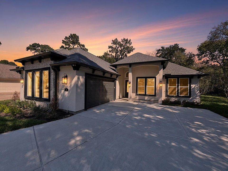 1st image of 40 Stanford Ct