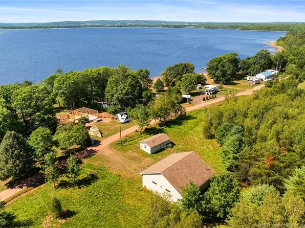 34 Washademoak Ln, Cambridge Narrows, NB E4C 4G7