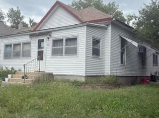 407 E 3rd St, Mccook, NE 69001
