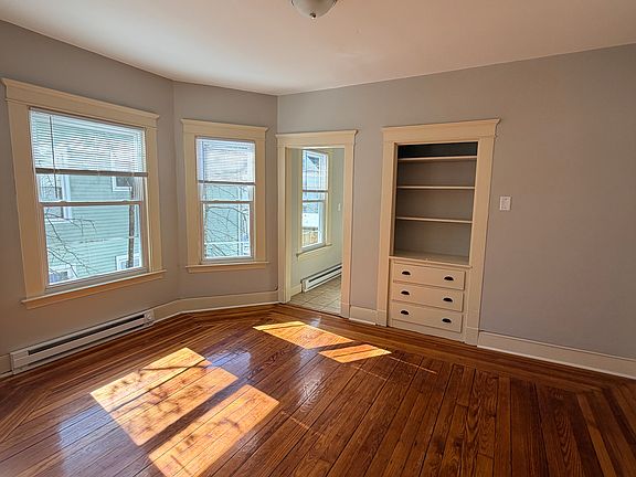 2nd image of 20 Young St #B