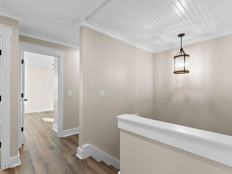 1335 Capri Dr — Photo 16