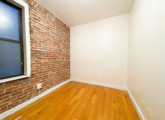 3rd image of 435 W 54th St APT 3D