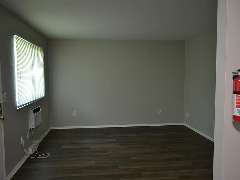 2717 Glendale Ave #3 — Photo 3