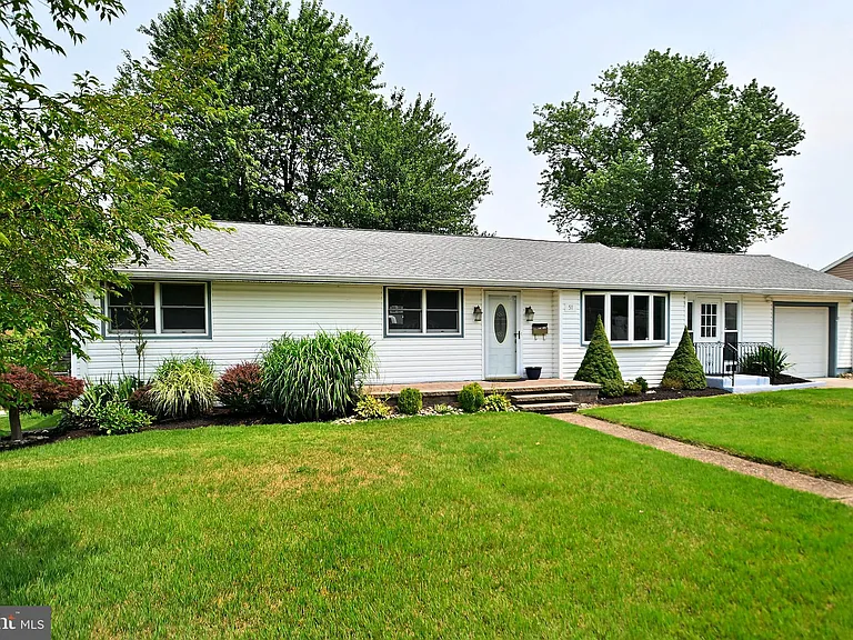 51 Macon Dr — Photo 1