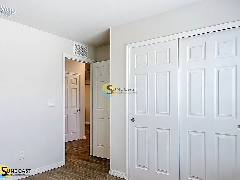 11266 Pendleton Ave — Photo 13