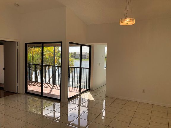 3rd image of 1014 S Independence Dr #1014D