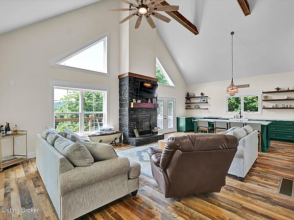 5th image of 160 Serenity Cove Ln