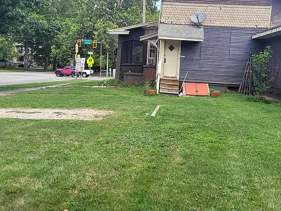 2nd image of 701 E Empire St