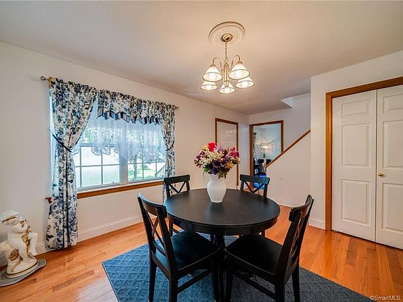 4th image of 371 Belleview Ave