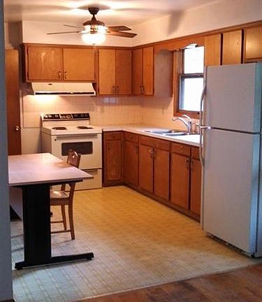 2nd image of 2632 Monterey St
