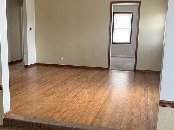 2nd image of 918 S 1st St