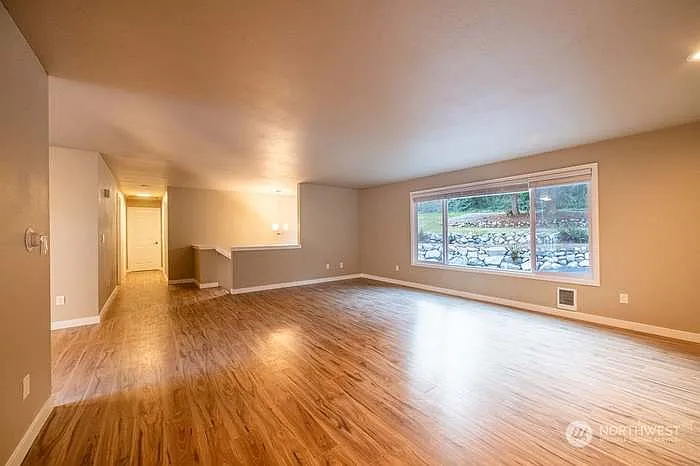 2742 Umatilla Dr — Photo 10
