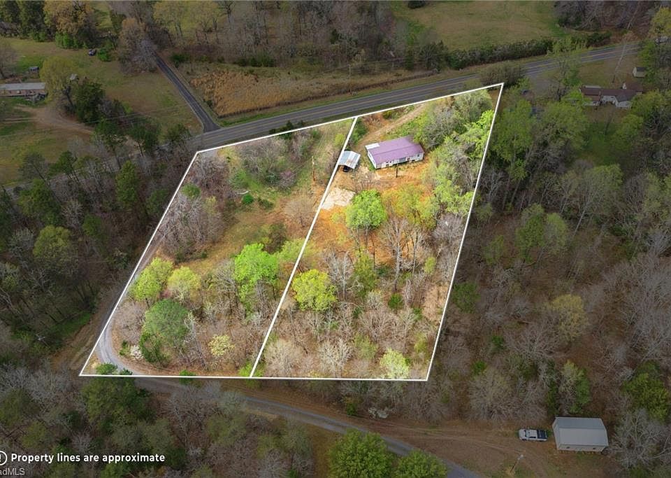 1st image of 876 Country Ln