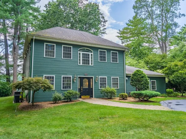 33 Mountain Brook Rd, Sturbridge, MA 01566