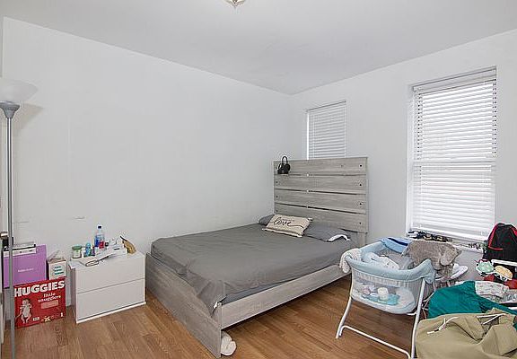 4th image of 3006 33rd St APT 2B