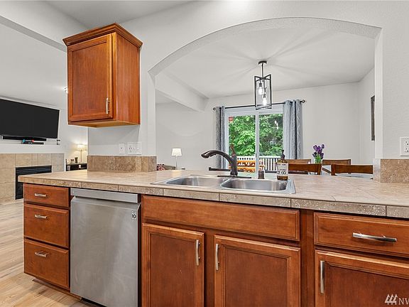 5th image of 1314 Daffodil Ave NE