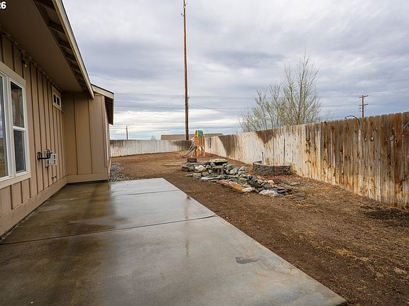 5th image of 376 NW Crestview Ct