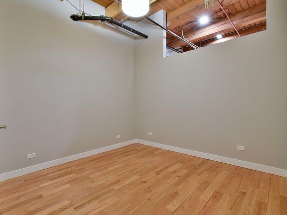 2nd image of 203-11 E Illinois St